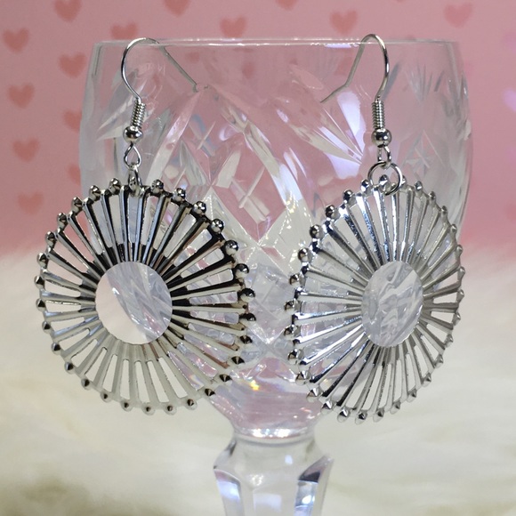 Silver hoop dangle earrings star wheel - Picture 3 of 6